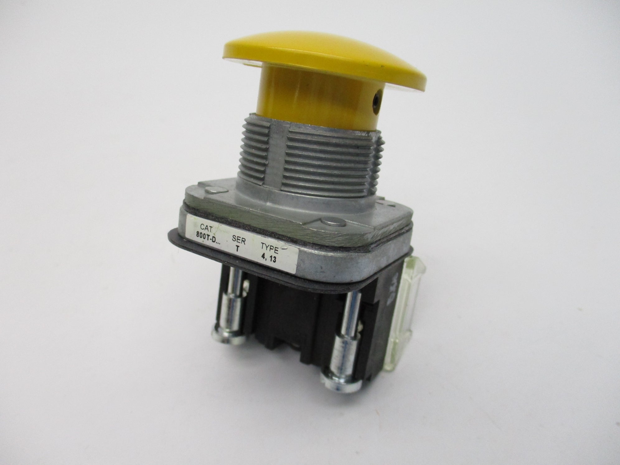 ALLEN BRADLEY 800T-D9D2 SER. T (WH) NSMP