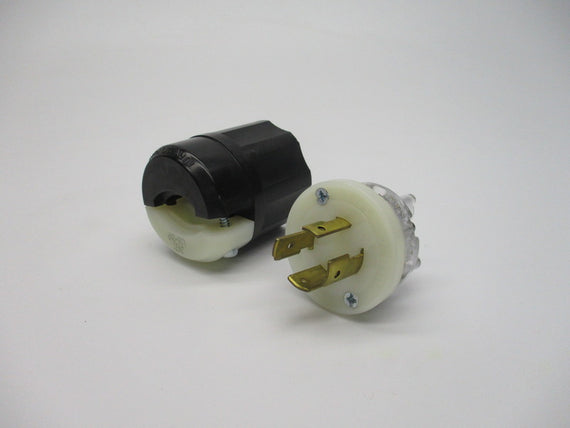 LEVITON 2431 LOCKING PLUG * NEW IN BOX *