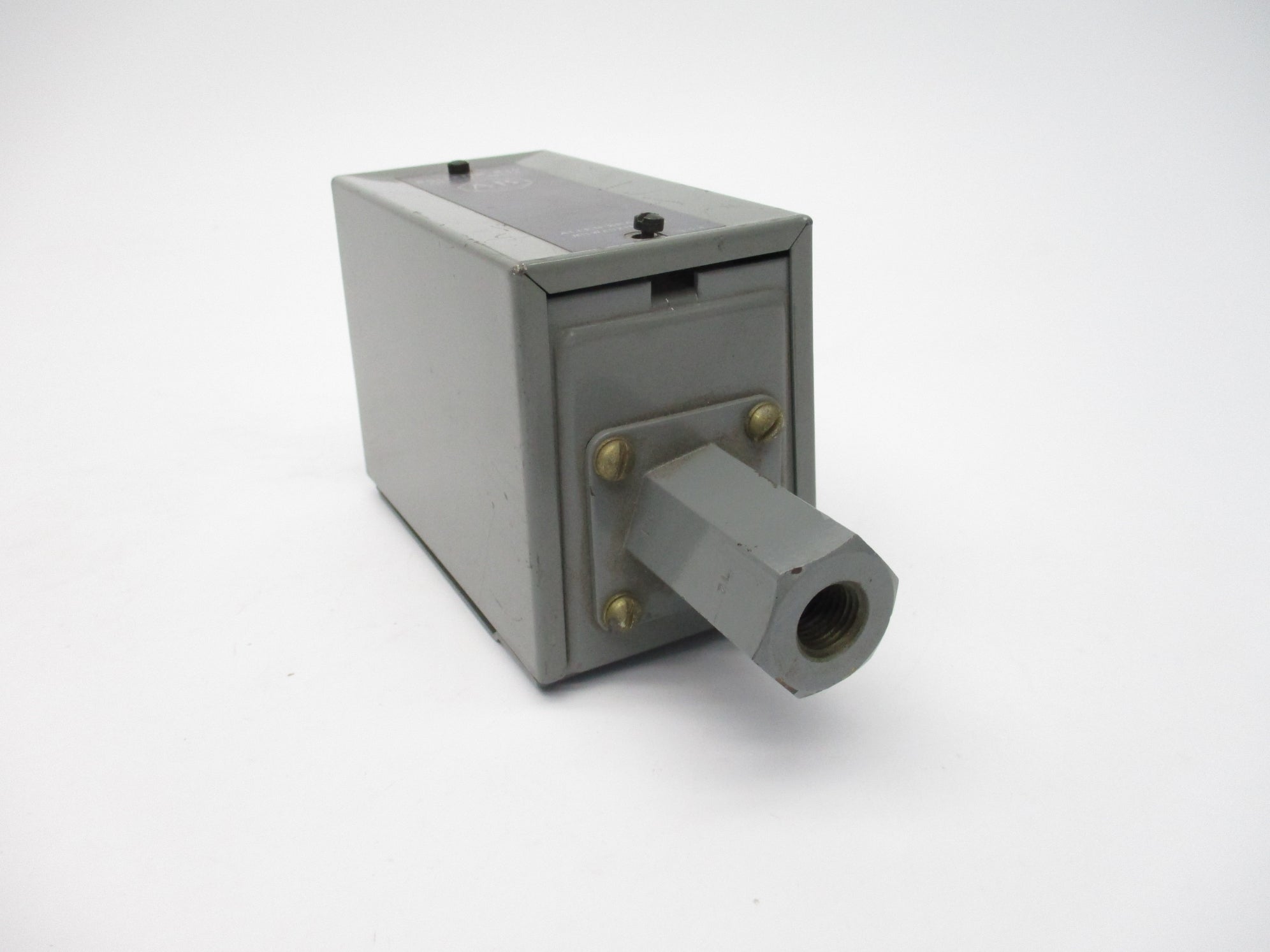 ALLEN BRADLEY 836-C8 SER. A UNMP