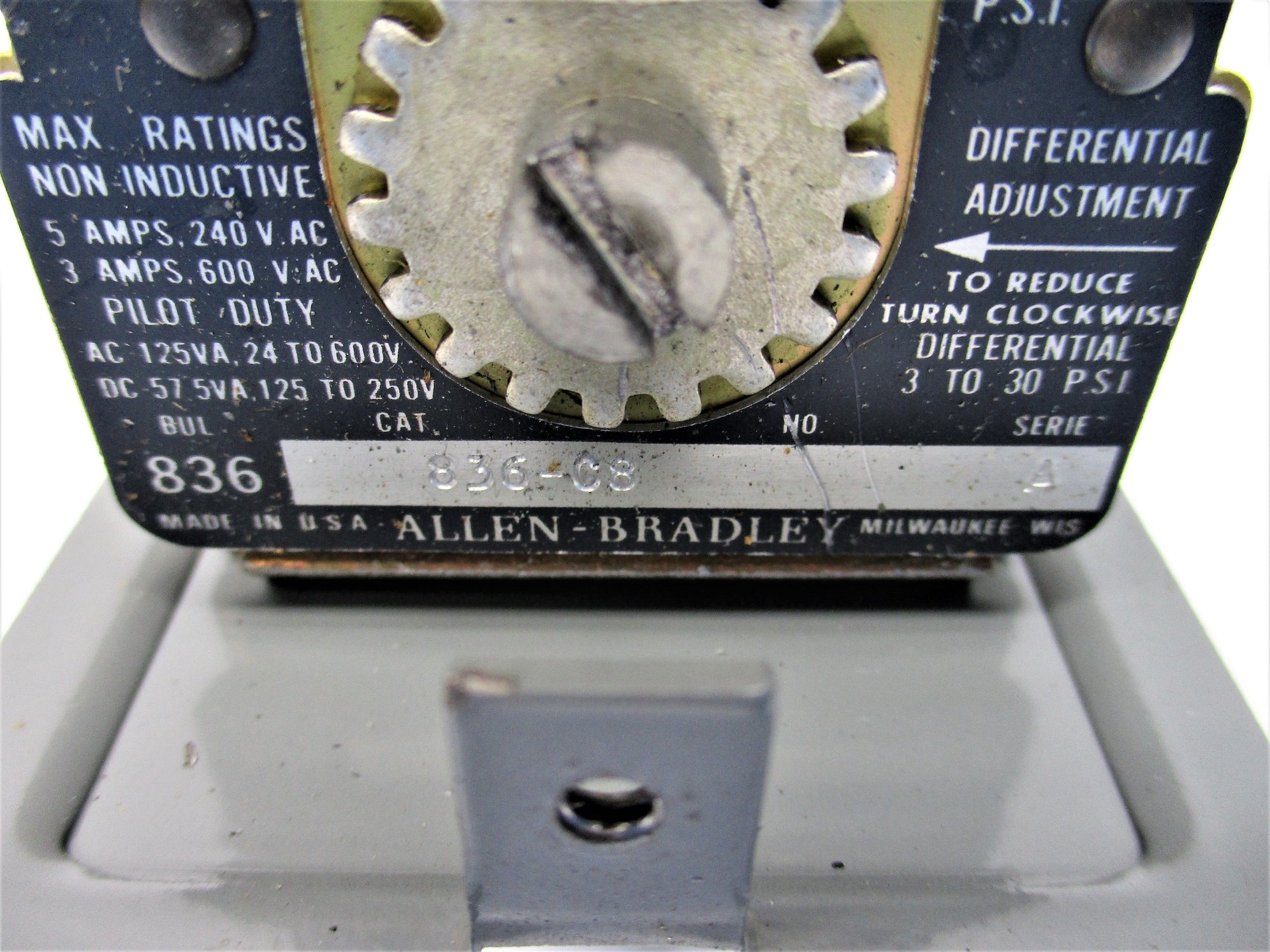 ALLEN BRADLEY 836-C8 SER. A UNMP
