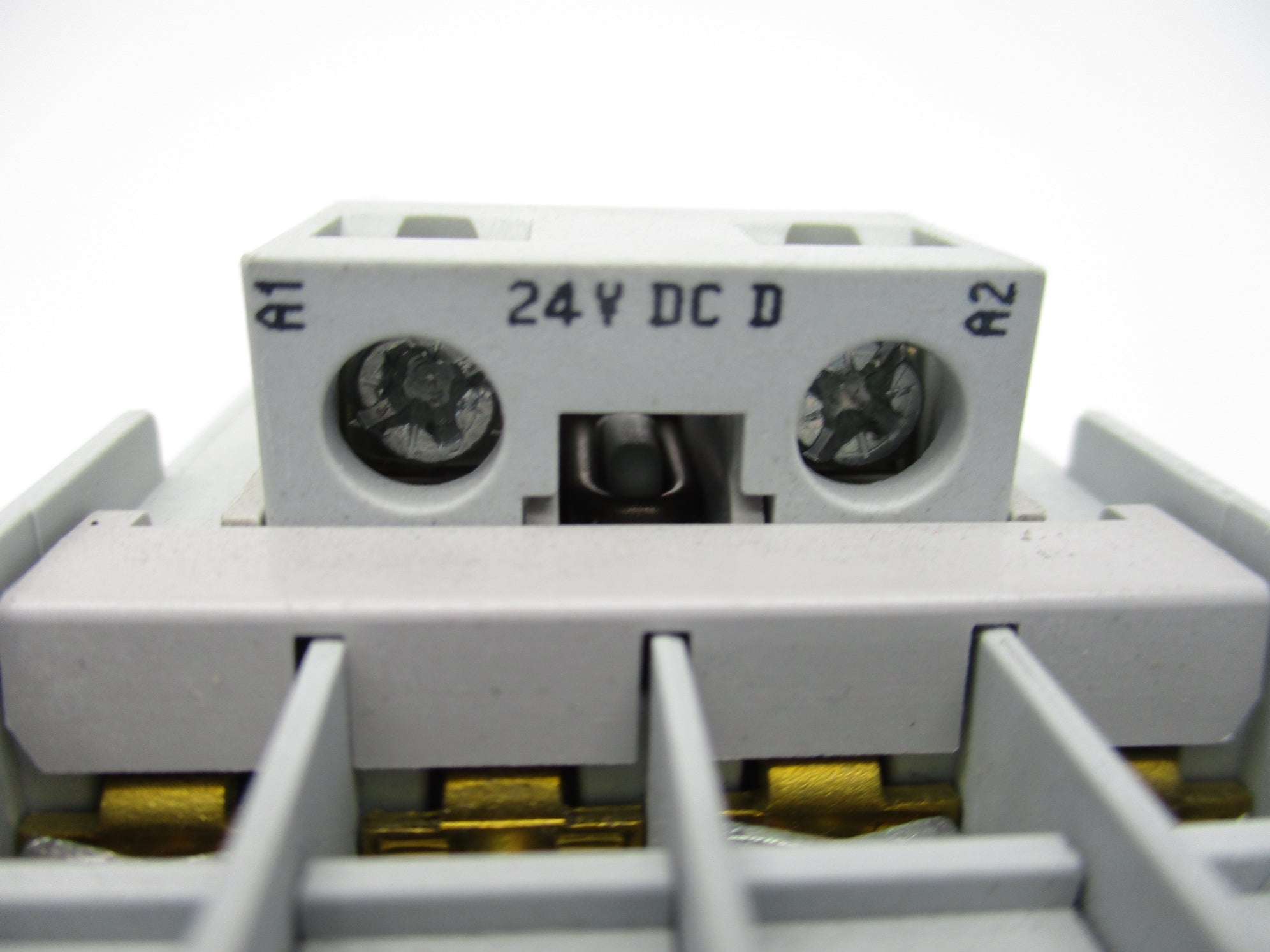 INDUSTRIAL SPARE PART 700S-CF620DJC SER. A 24VDC  UNMP