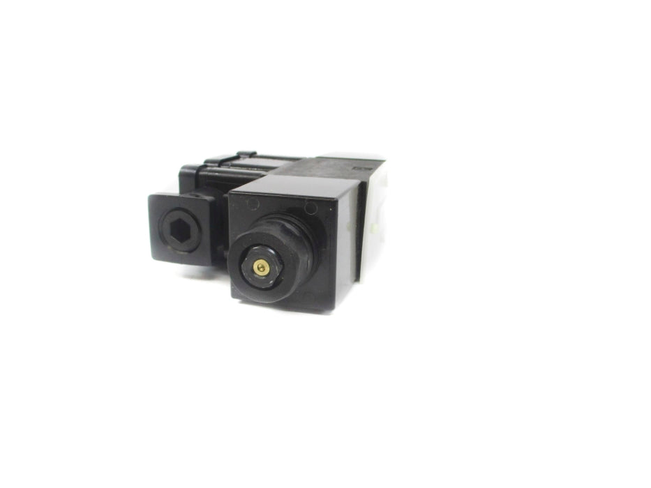 PARKER D1VW006CNYCH 110V 5000PSI NSMP