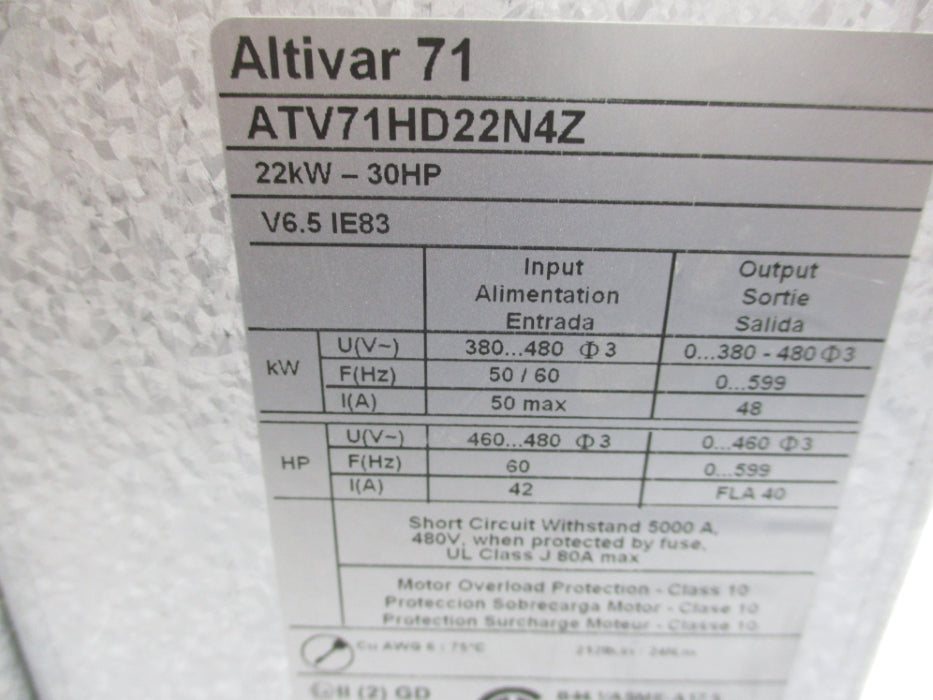 SCHNEIDER ELECTRIC ATV71HD22N4Z UNMP