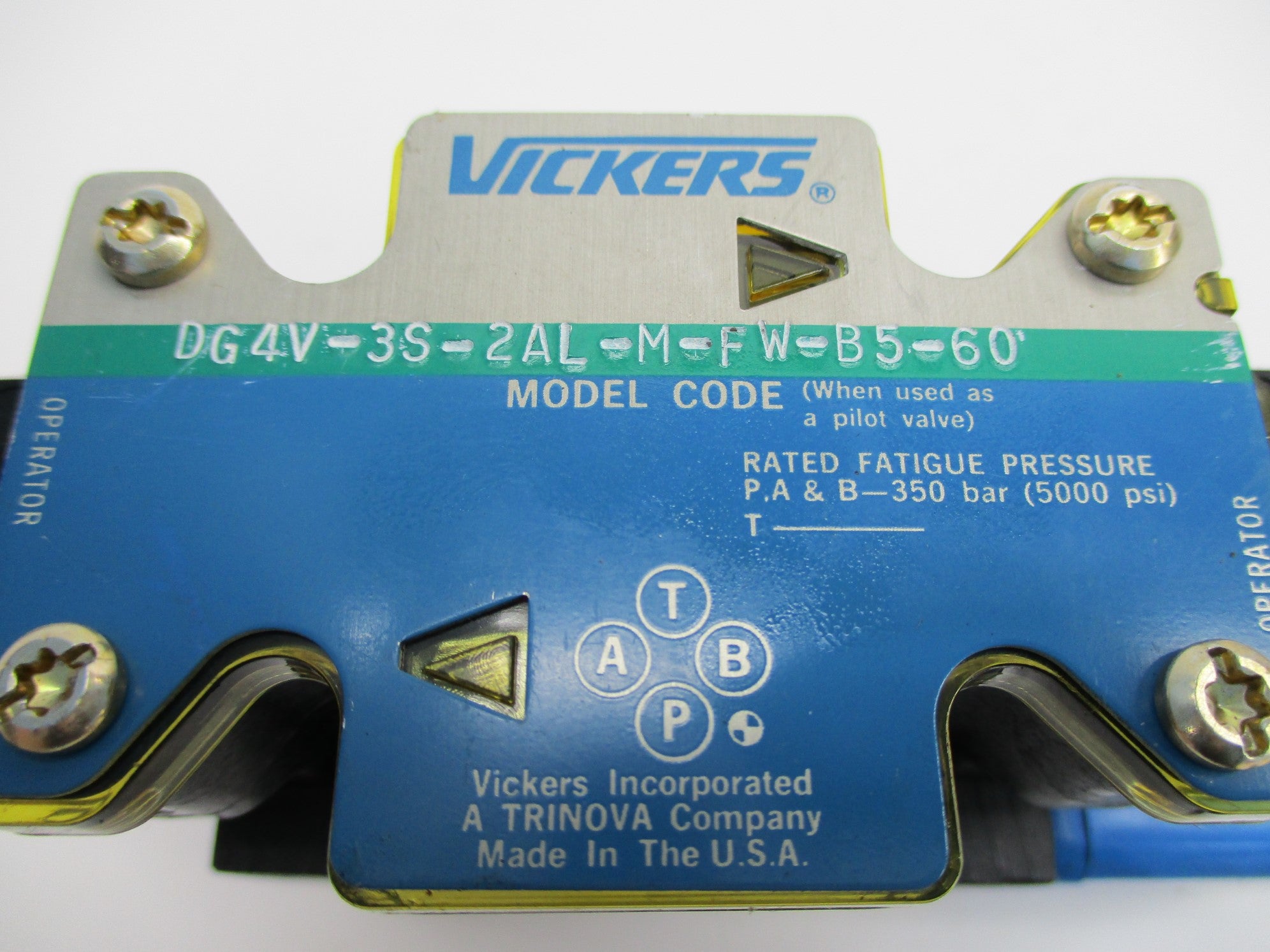 VICKERS DG4V3S2ALMFWB560 5000PSI 110/120V 0.46/0.48A UNMP