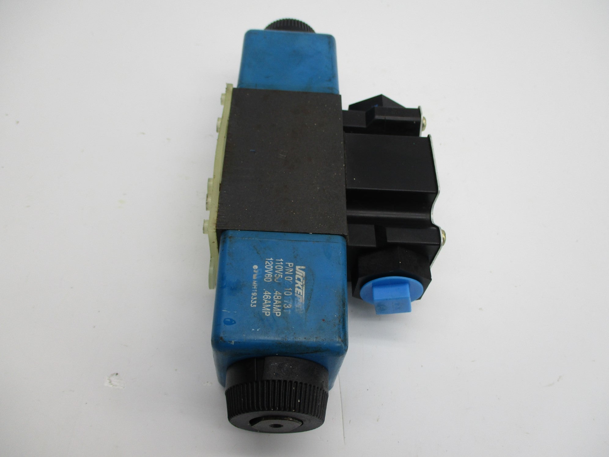 VICKERS DG4V3S7CMFWB560 02-109827 1450PSI 110/120V UNMP