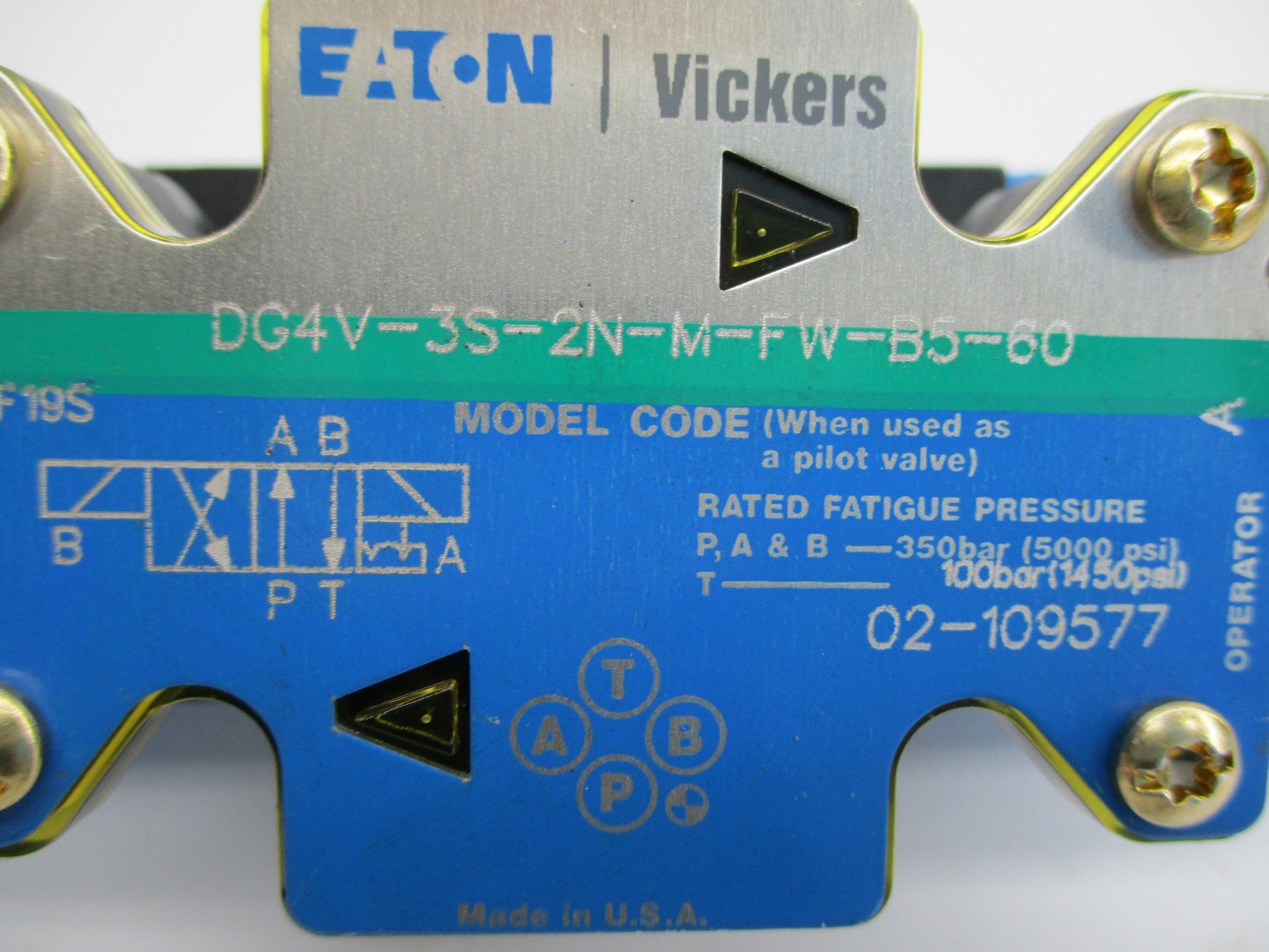 EATON DG4V3S2NMFWB560 02-109577 5000PSI 110/120V 0.46/0.48A UNMP