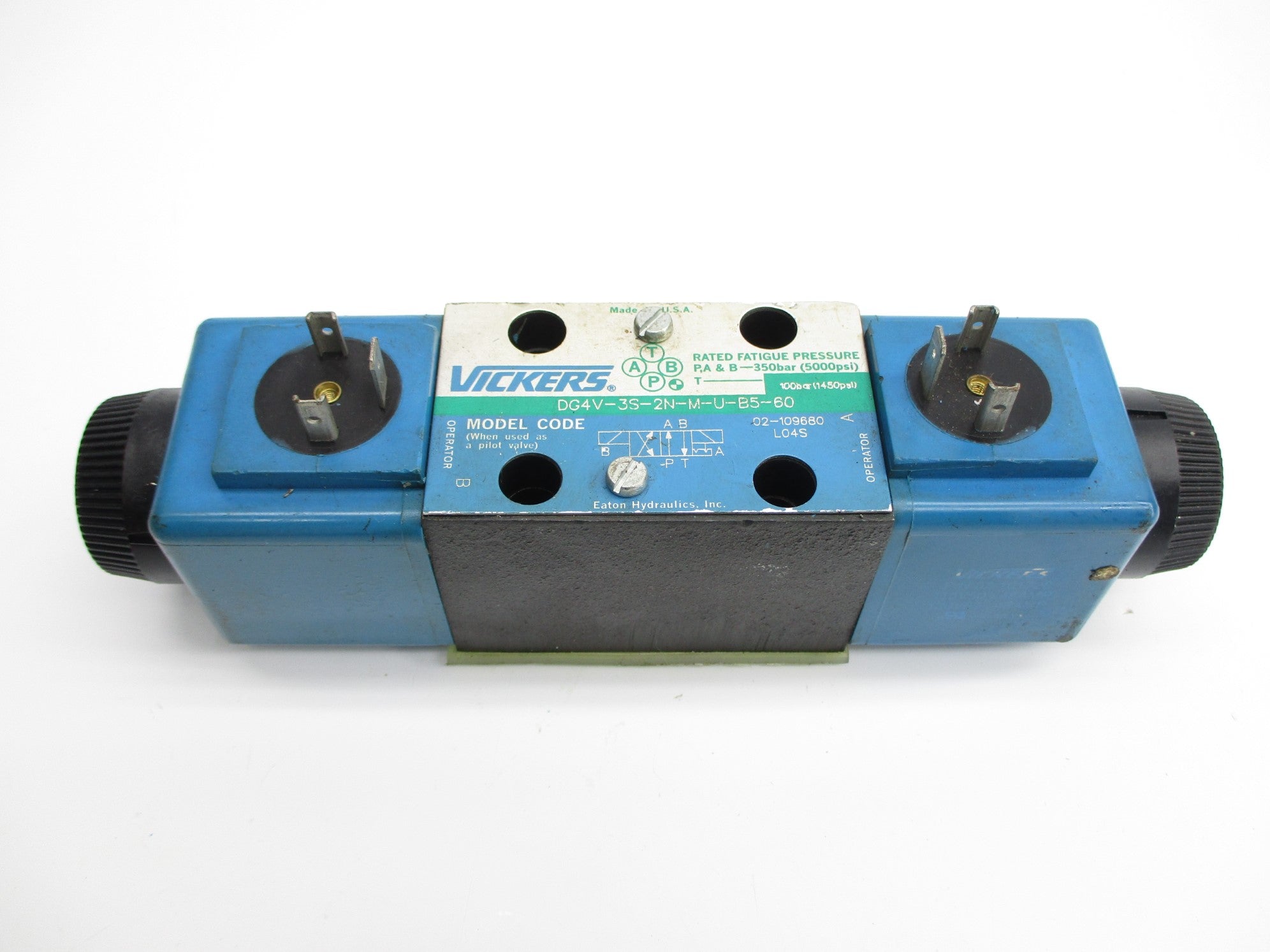 VICKERS DG4V3S2NMUB560 02-109680 1450PSI 110/120V UNMP