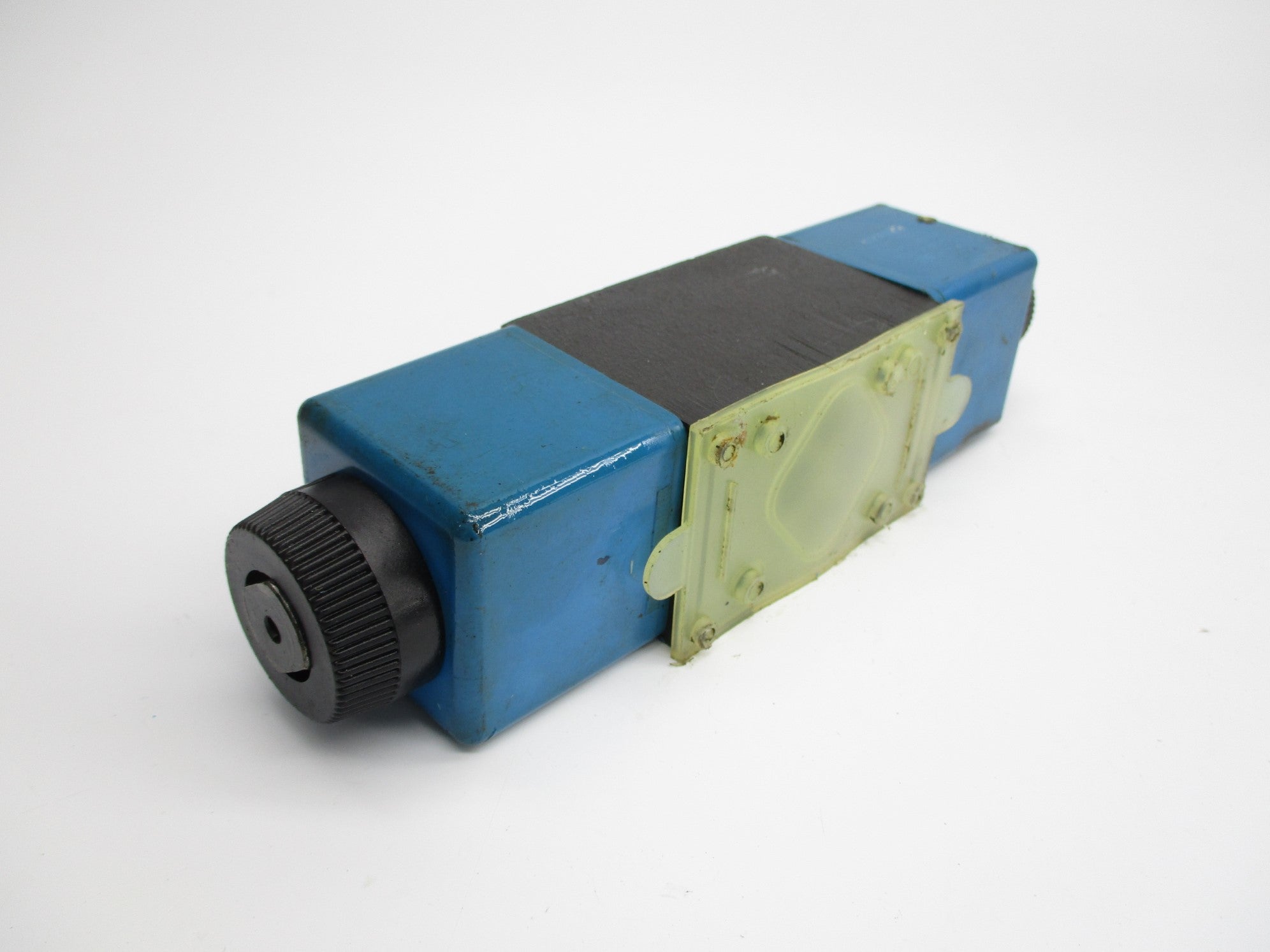 VICKERS DG4V3S2NMUB560 02-109680 1450PSI 110/120V UNMP