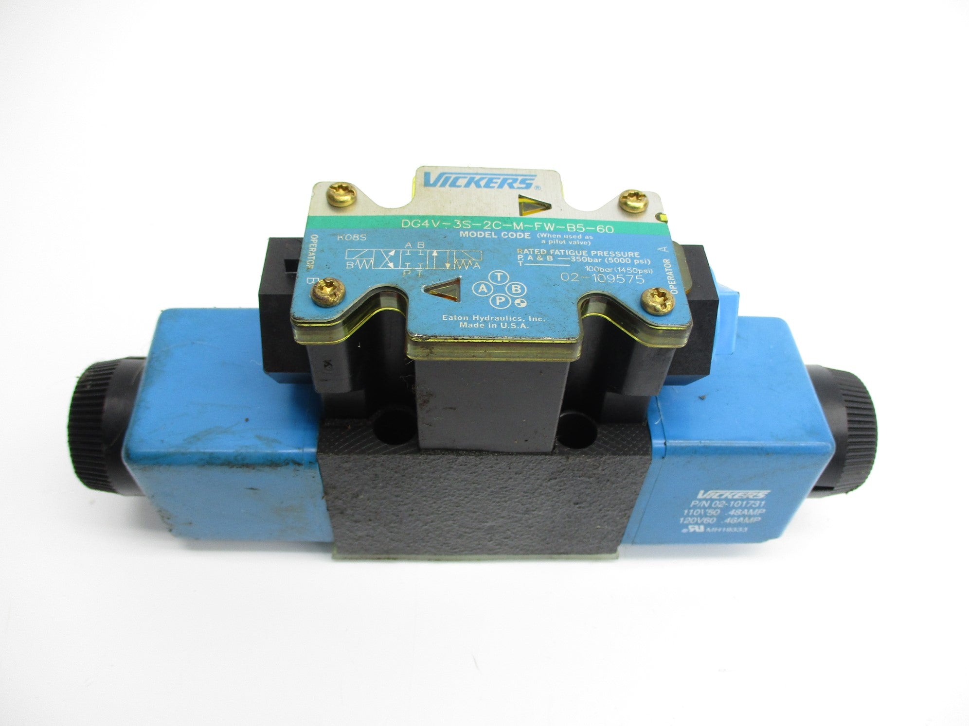 VICKERS DG4V3S2CMFWB560 02-109575 5000PSI 110/120V .46/.48A UNMP