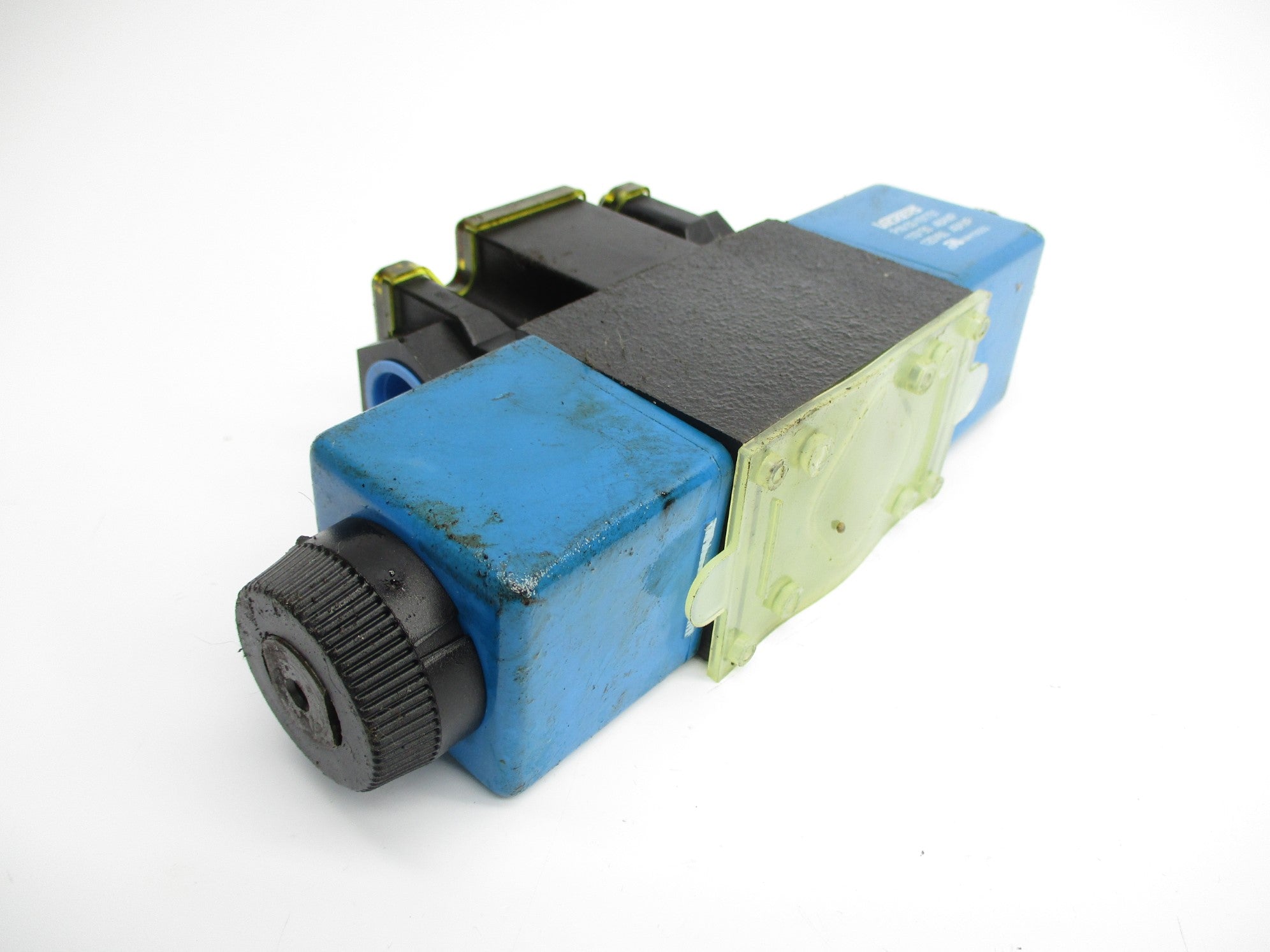 VICKERS DG4V3S2CMFWB560 02-109575 5000PSI 110/120V .46/.48A UNMP