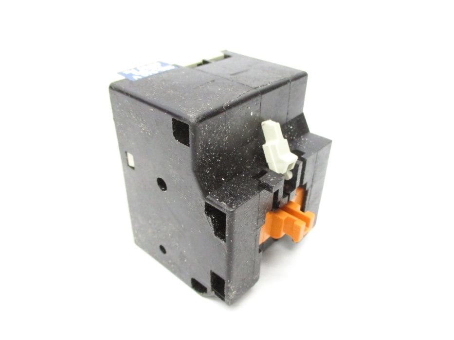 TELEMECANIQUE LA6DK10 220/240VAC/DC NSNP