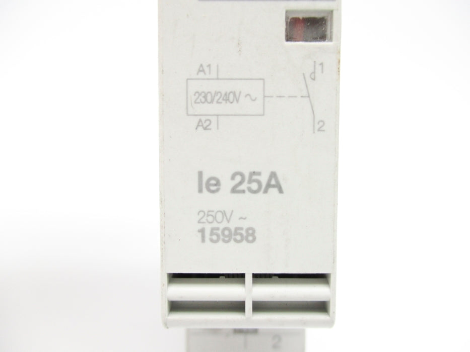 SCHNEIDER ELECTRIC 15958 220/240V UNMP
