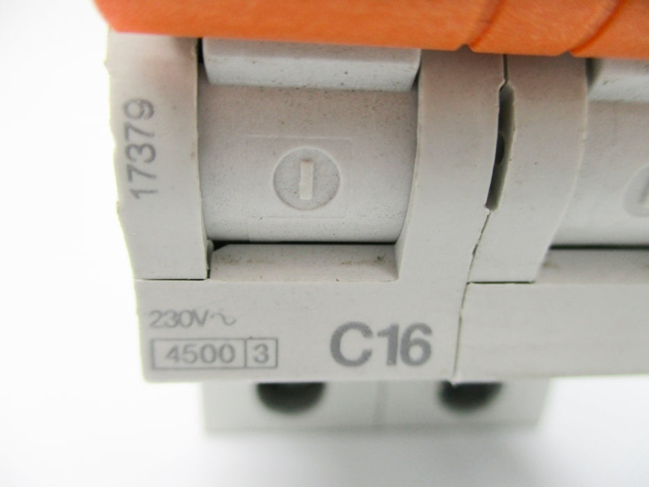 SCHNEIDER ELECTRIC 17379 16A 230V UNMP