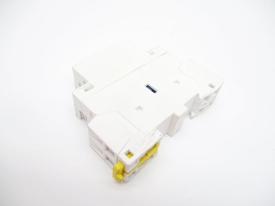 SCHNEIDER ELECTRIC A9C20732 230/240V UNMP