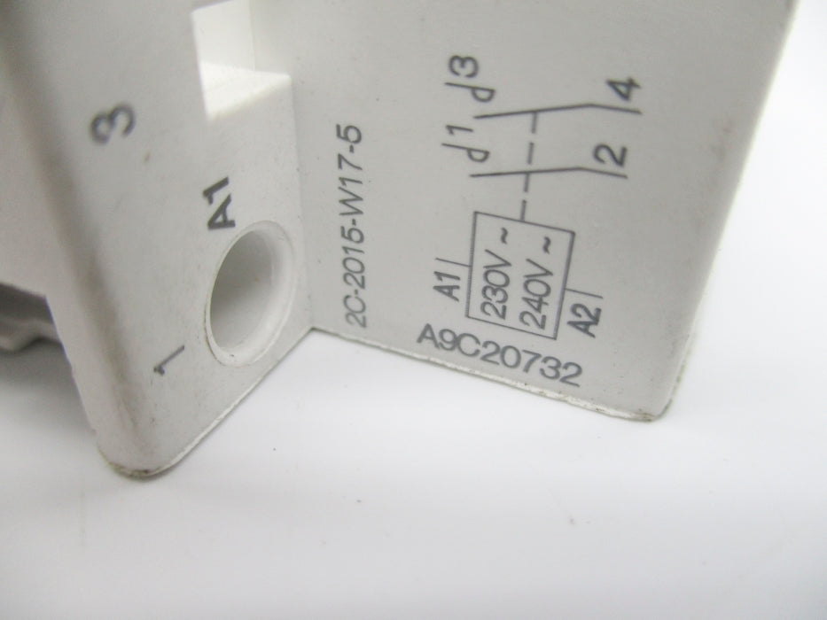 SCHNEIDER ELECTRIC A9C20732 230/240V UNMP