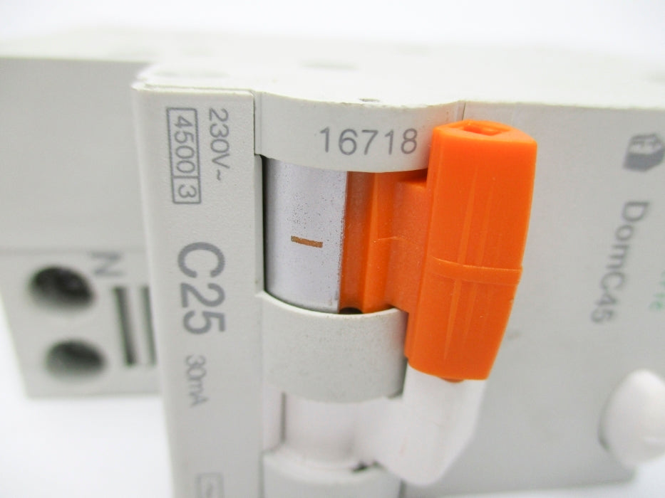 SCHNEIDER ELECTRIC 16718 25A 230V UNMP