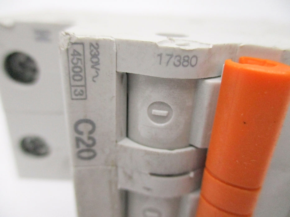 SCHNEIDER ELECTRIC 17380 20A 230V UNMP