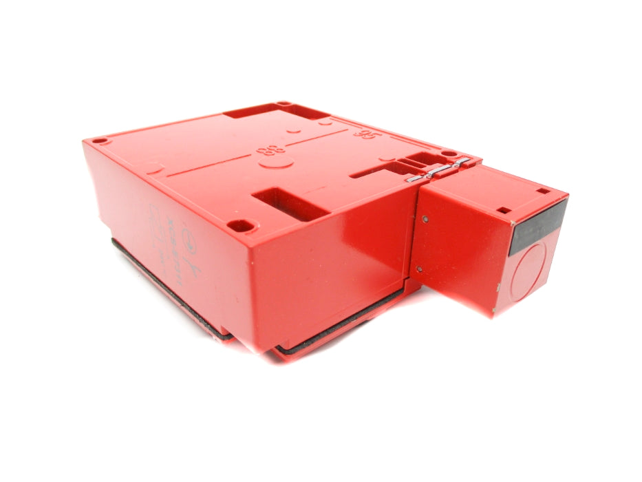 TELEMECANIQUE XCSE7311 (AS PICTURED) NSNP