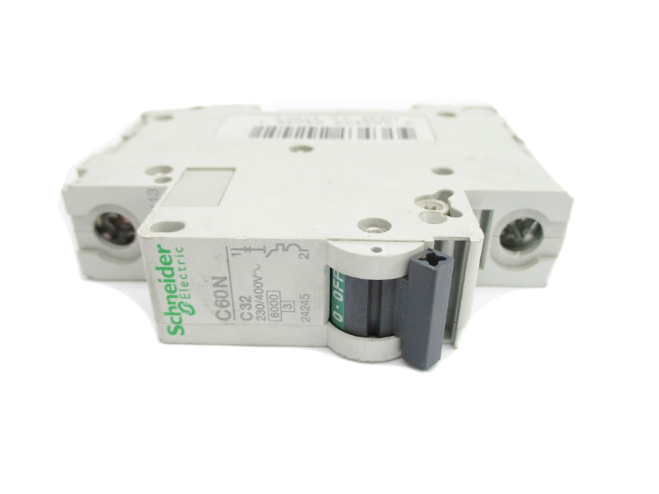 SCHNEIDER ELECTRIC 24245 32A 230/400V UNMP