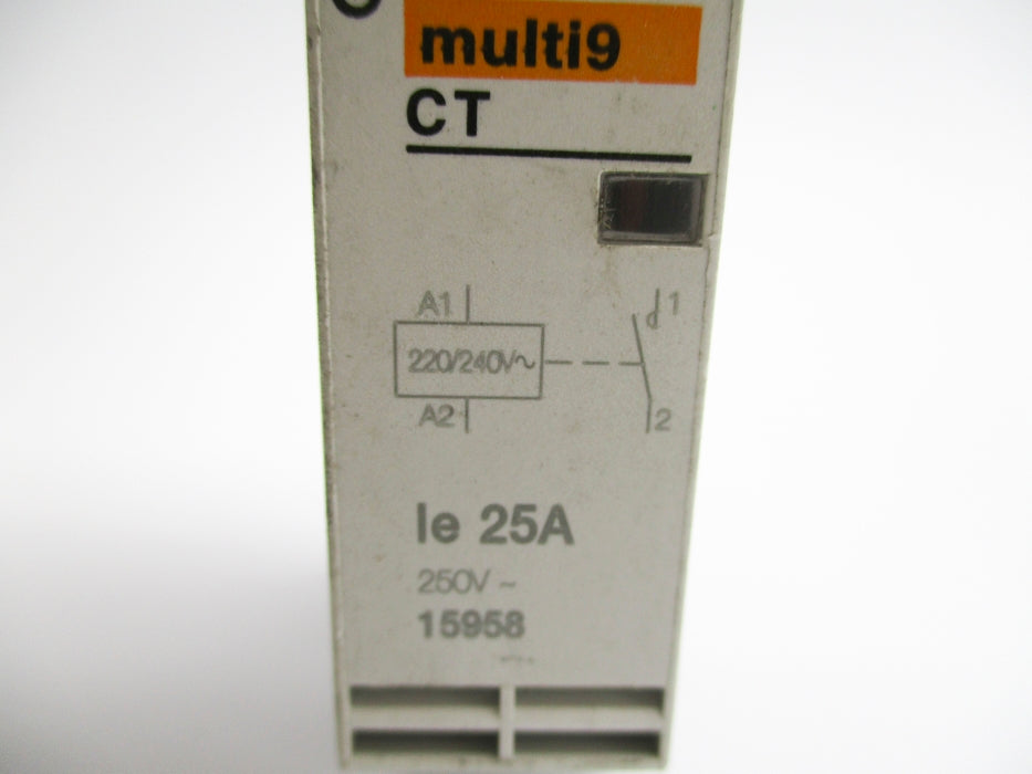 MERLIN GERIN 15958 220/240V UNMP