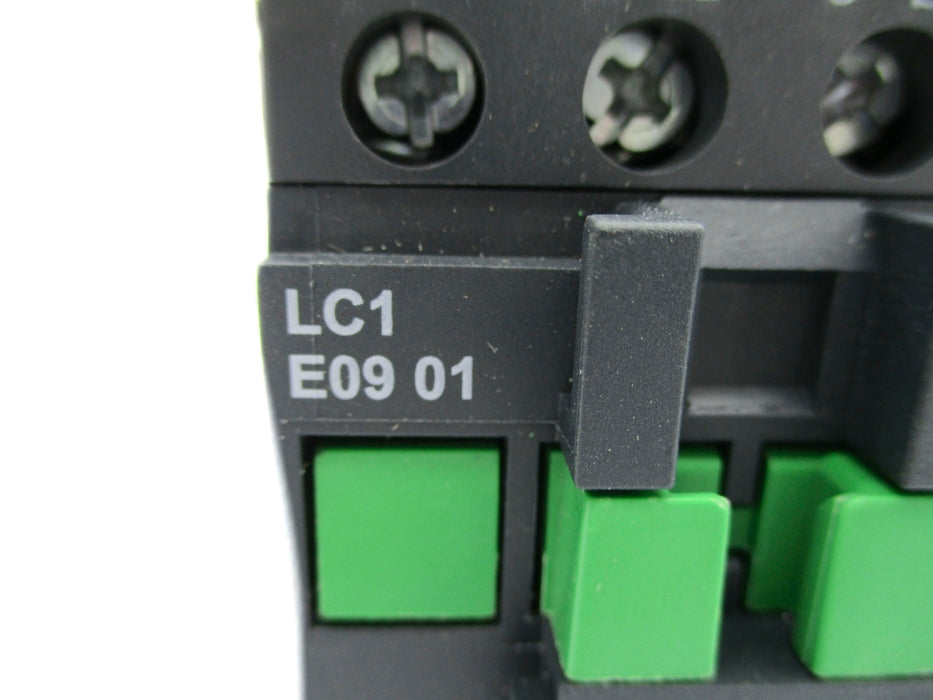 SCHNEIDER ELECTRIC LC1E0901M7 220V (AS PICTURED) NSNP