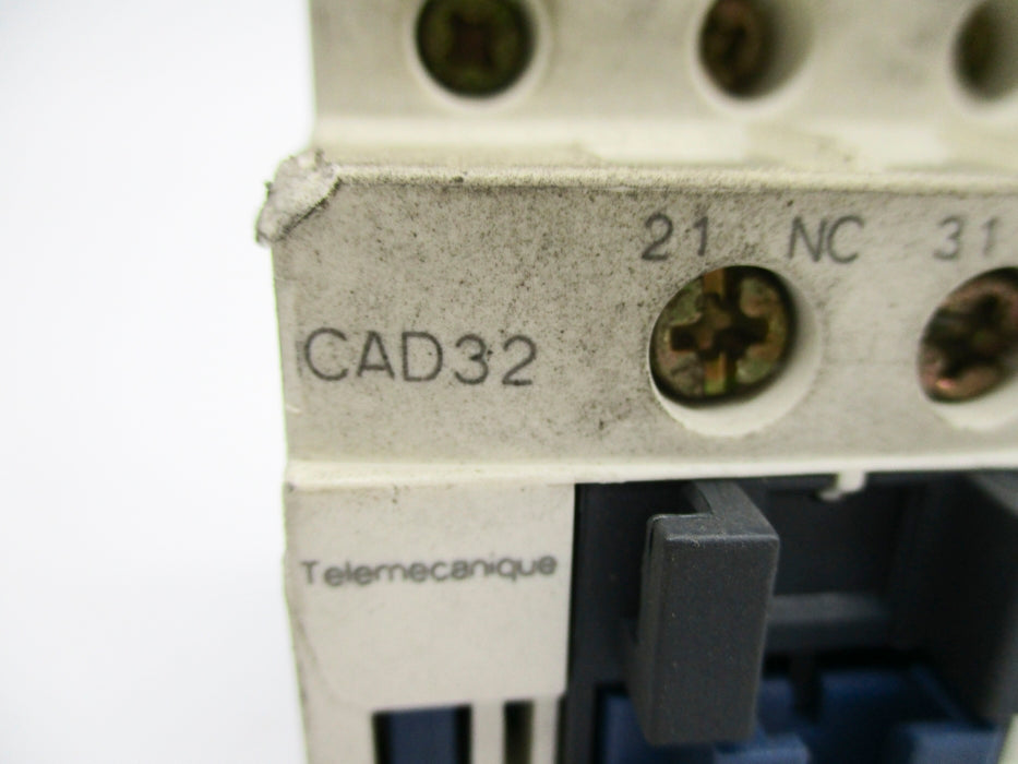 SCHNEIDER ELECTRIC CAD32G7 120V (AS PICTURED) UNMP