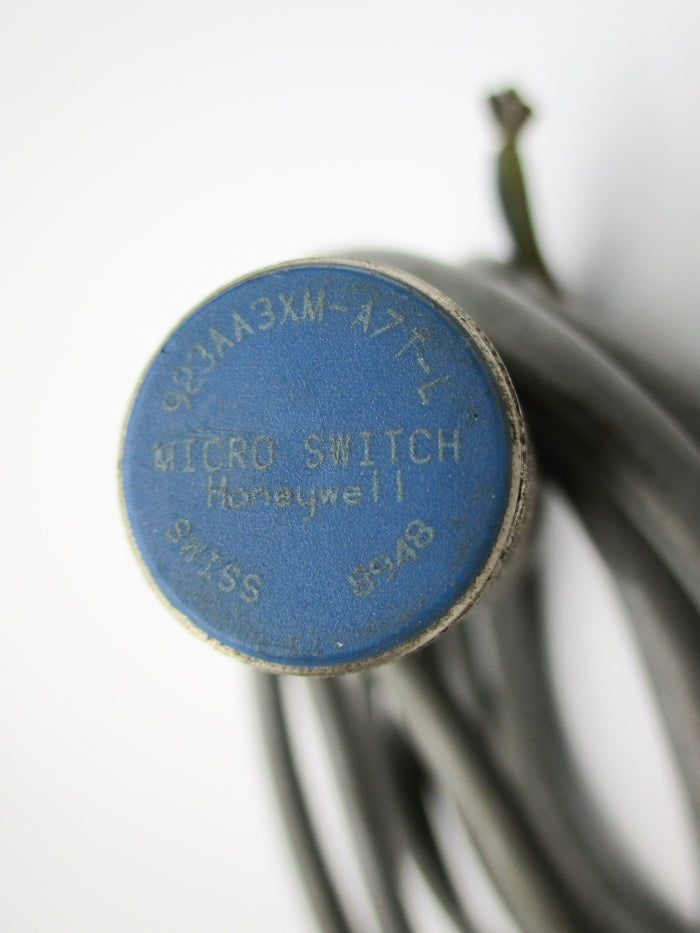MICRO SWITCH 923AA3XM-A7T-L UNMP