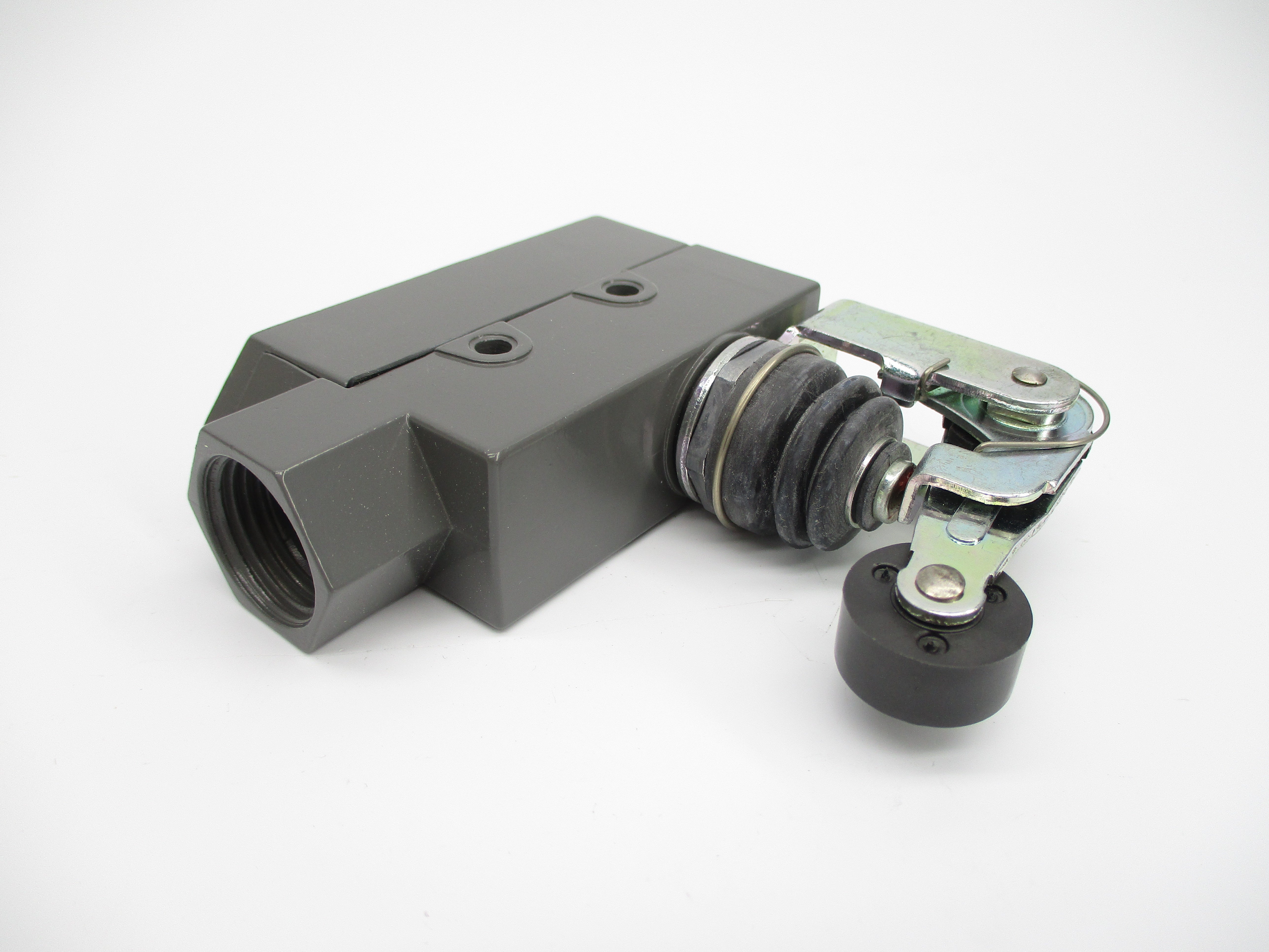 CUTLER HAMMER E47BLS33 SER. A6 NSMP