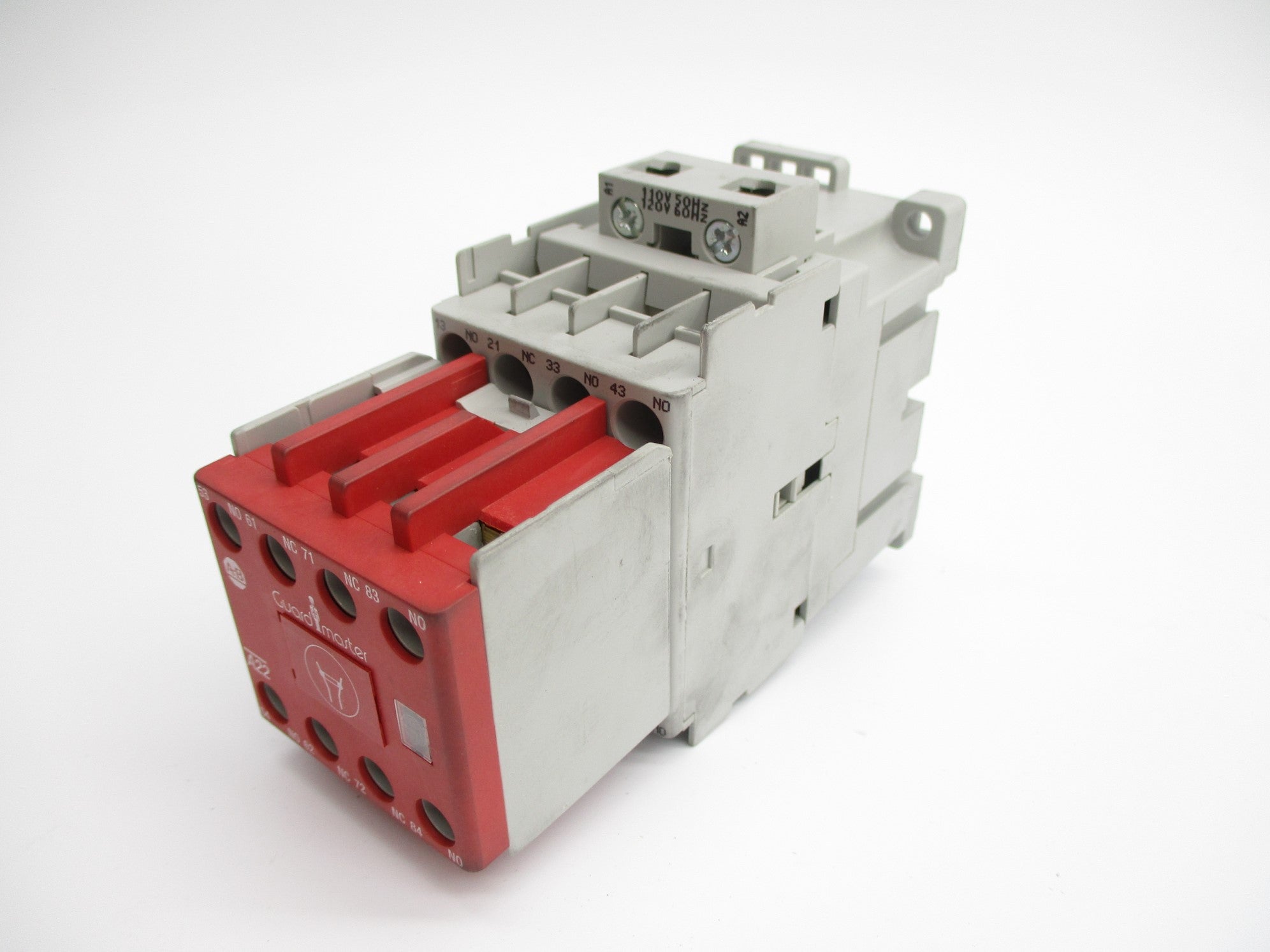 ALLEN BRADLEY 700S-CF530DC SER. A 110/120V (BR/WH) NSMP
