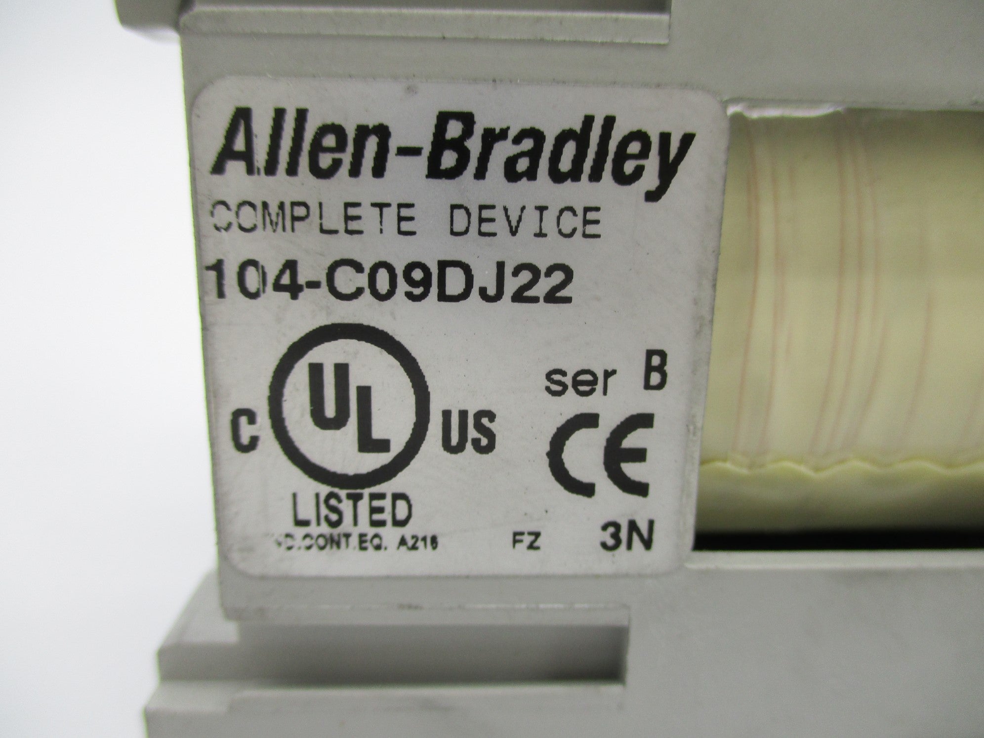 ALLEN BRADLEY 104-C09DJ22 SER. B 24VDC UNMP