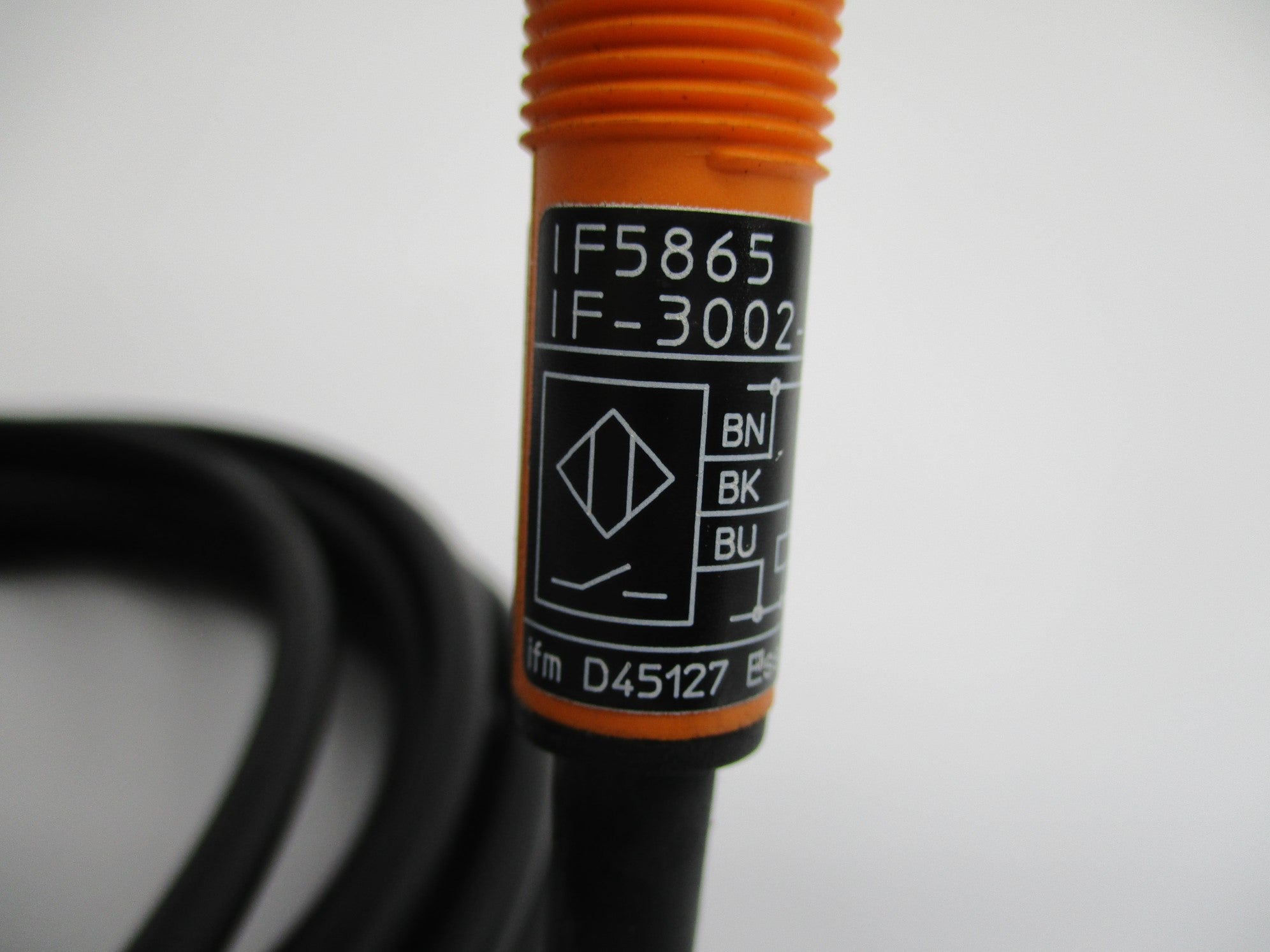 IFM EFECTOR IF-3002-BPKG IF5865 10-36VDC NSNP