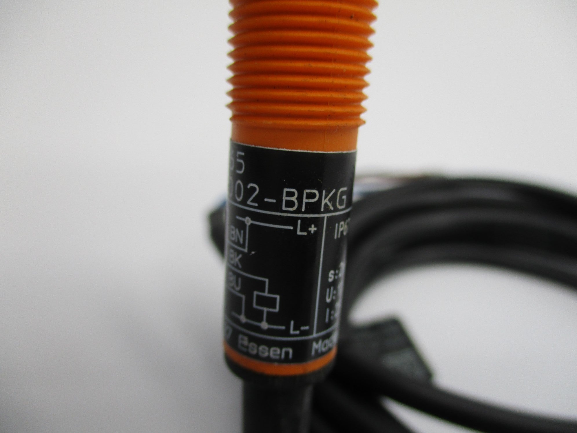 IFM EFECTOR IF-3002-BPKG IF5865 10-36VDC NSNP