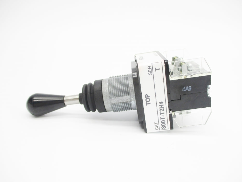 ALLEN BRADLEY 800T-T2H4EEXX SER. T (WH) NSMP