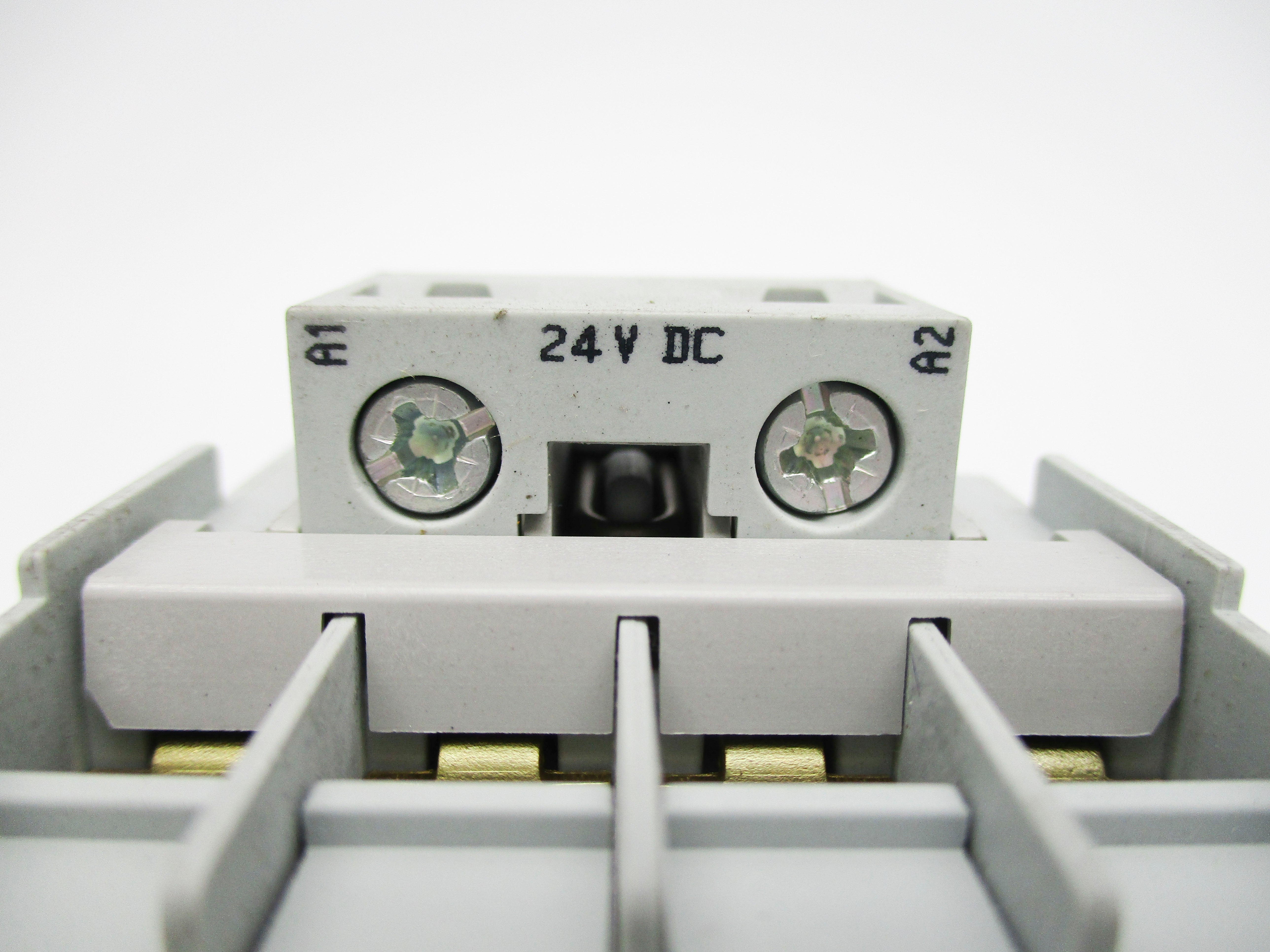 ALLEN BRADLEY 100-C16ZJ10 SER. B 24VDC (AS PICTURED) NSNP