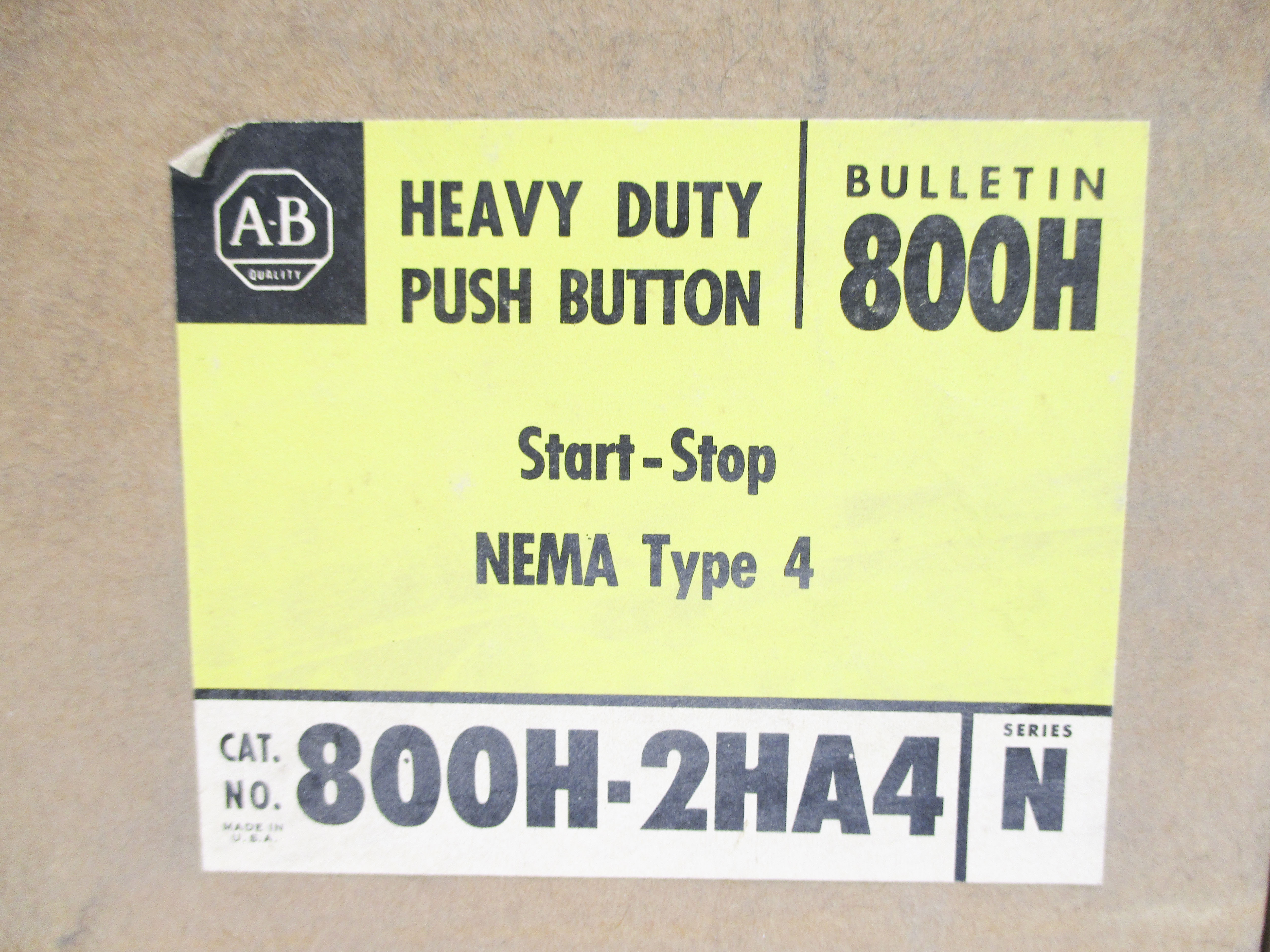 ALLEN BRADLEY 800H-2HA4 SER. N (BR/YL) NSMP
