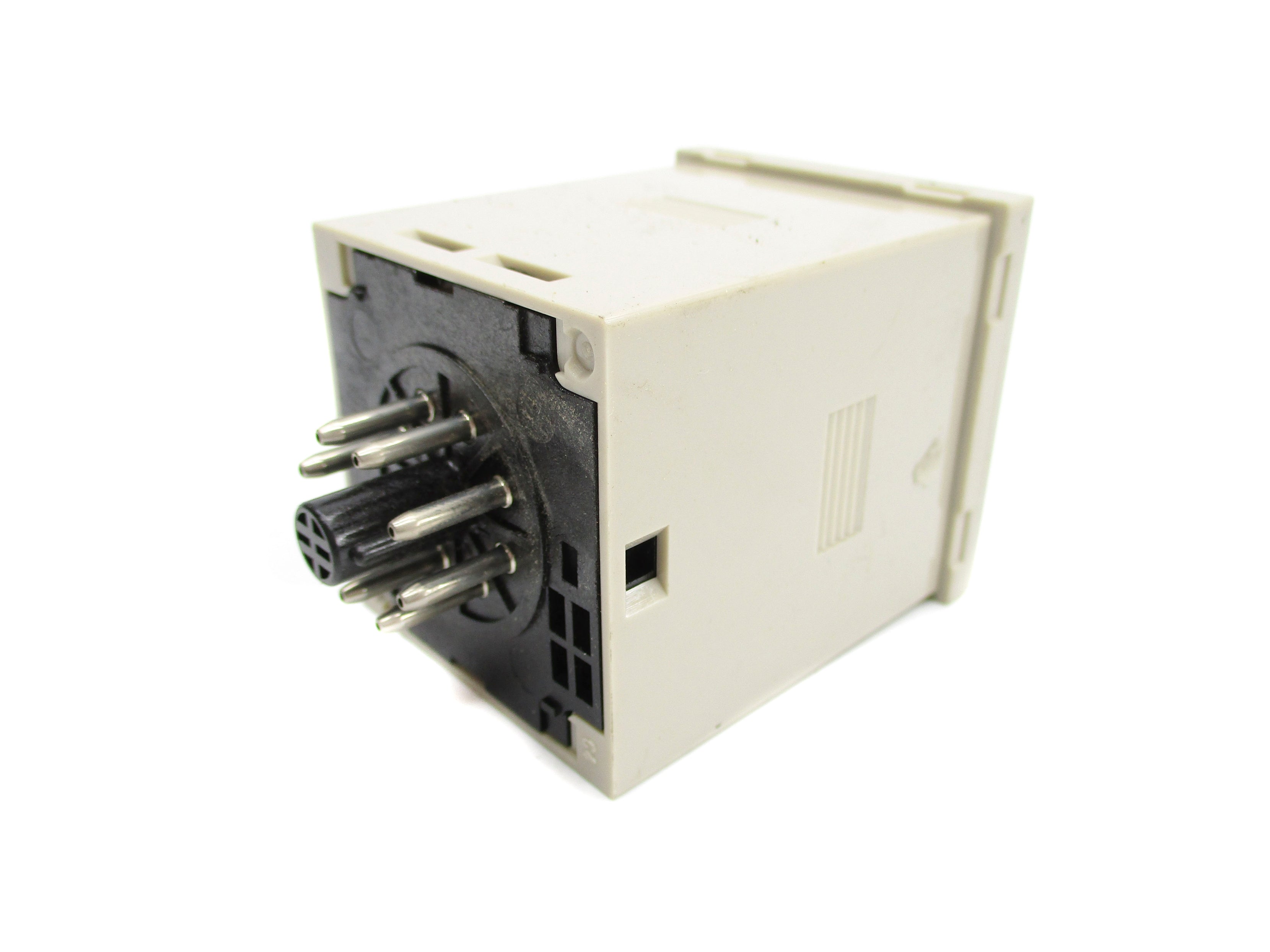 OMRON H3CR-A8E 24-48VAC/DC 0-12MIN NSNP