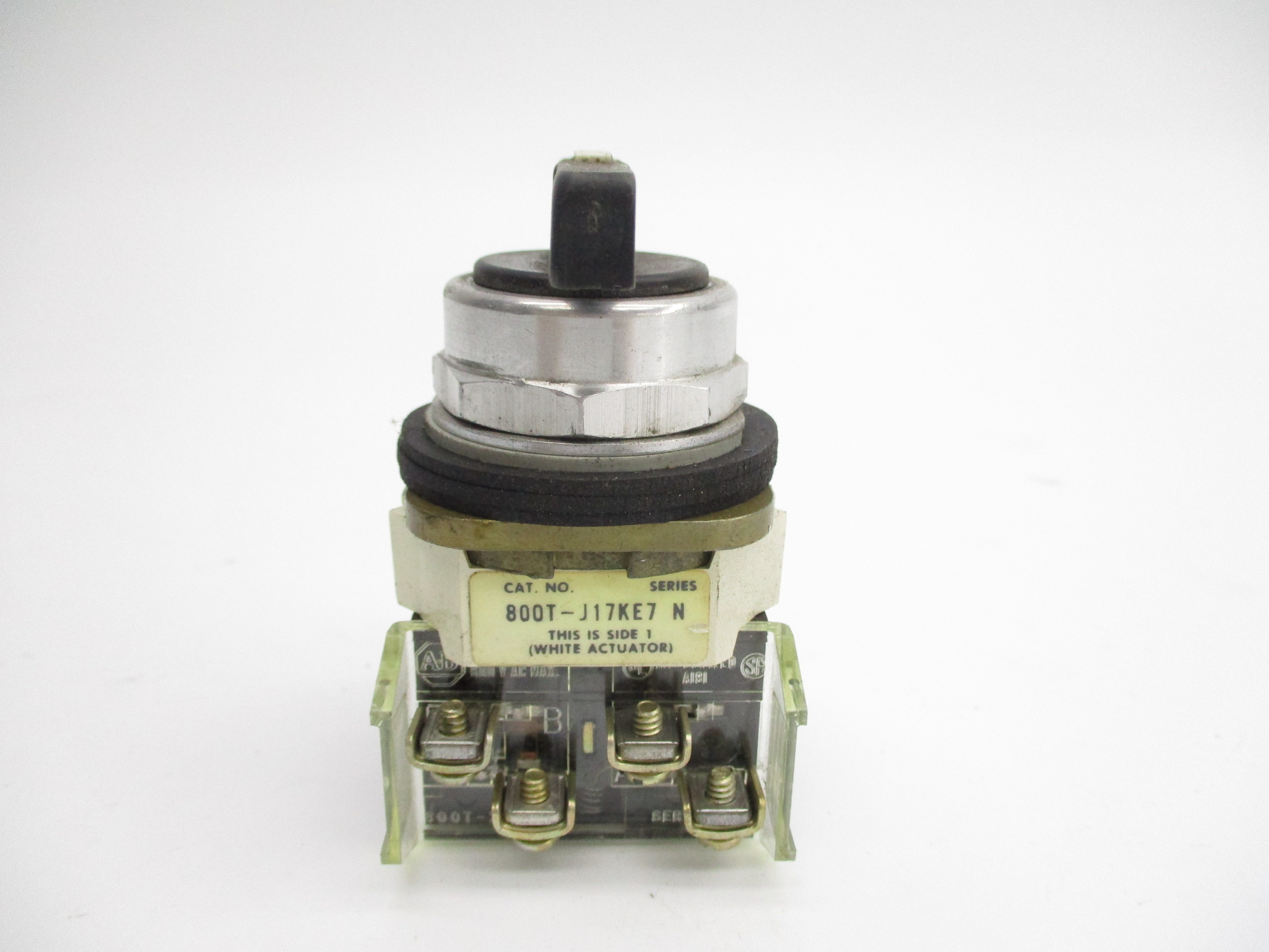 ALLEN BRADLEY 800T-J17KE7 SER. N UNMP