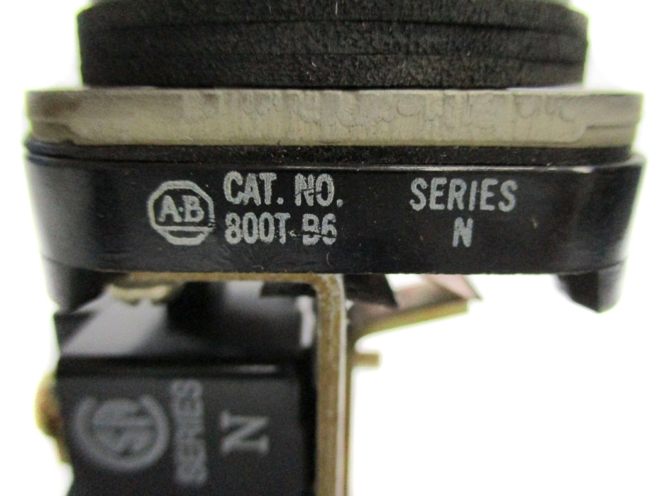 ALLEN BRADLEY 800T-B6 SER. N NSNP
