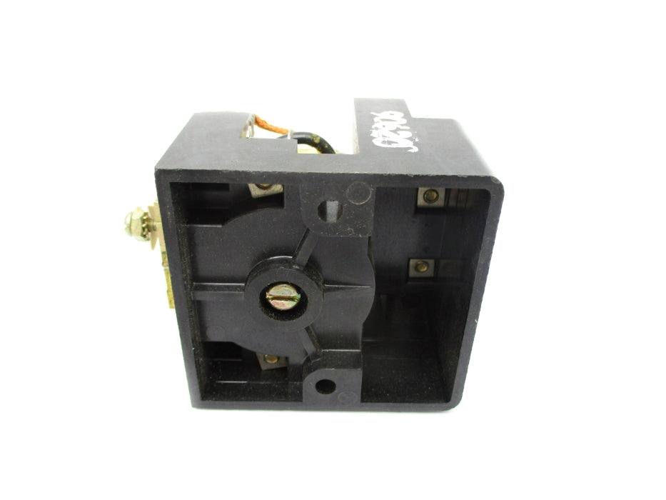 WESTINGHOUSE 135A8O8GO4 10A 300VAC NSNP