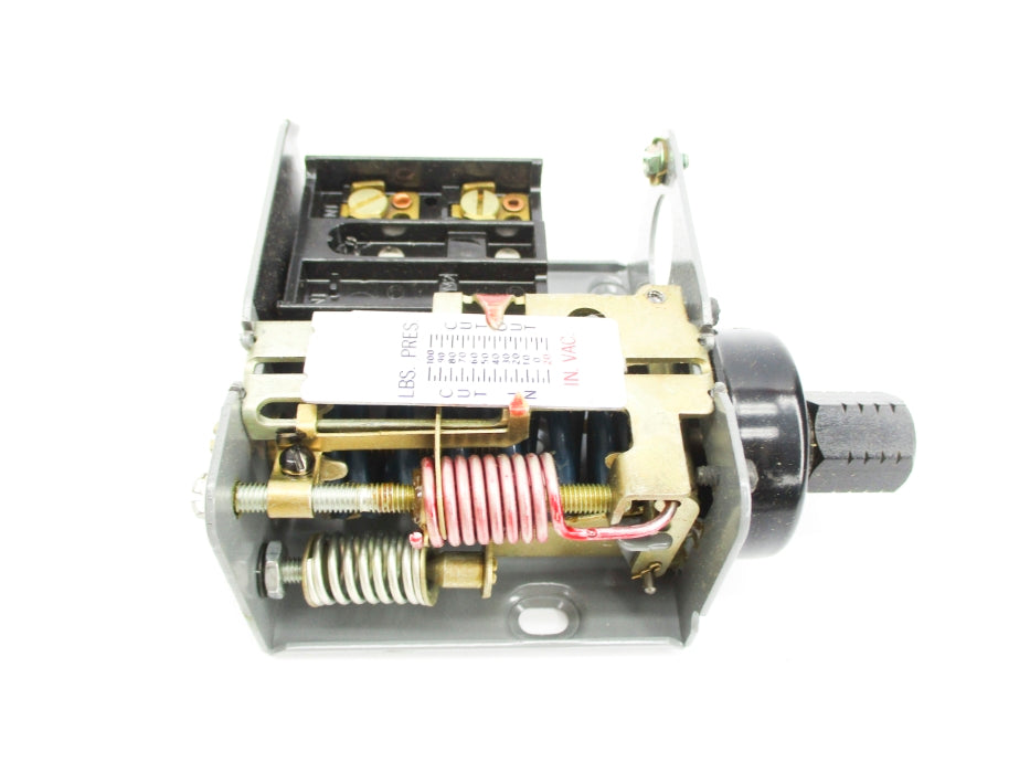 JOHNSON CONTROLS P70CA-4 20"/100PSIG NSMP
