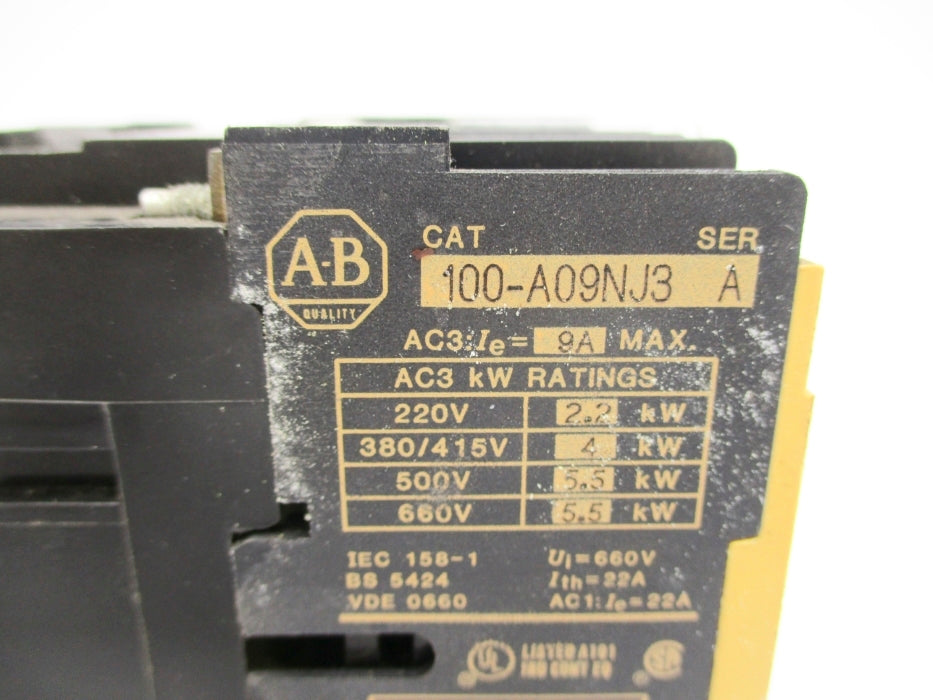 ALLEN BRADLEY 104-A09NJ3 SER. A 24V NSNP
