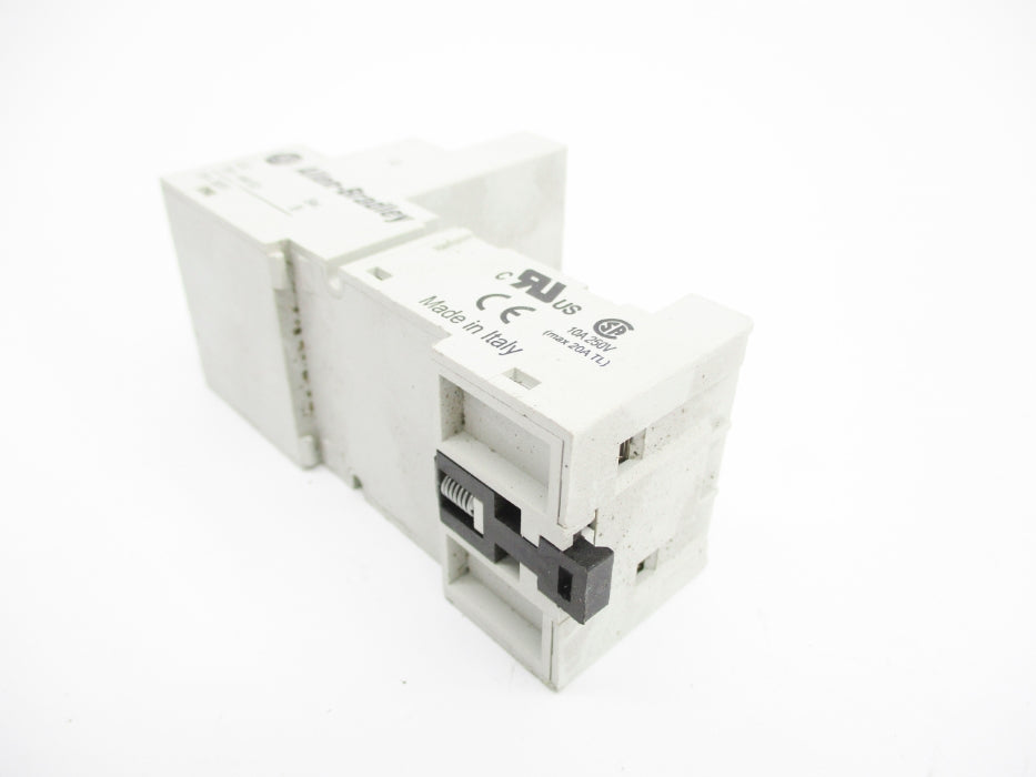 ALLEN BRADLEY 700-HN153 SER. B UNMP