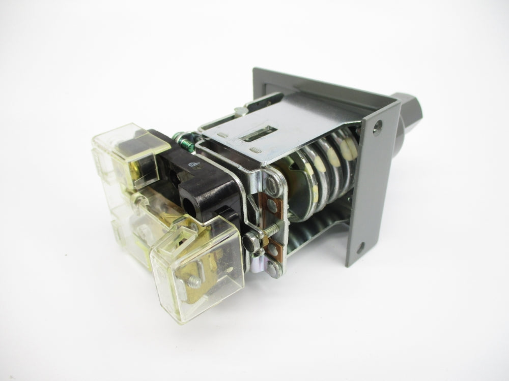 ALLEN BRADLEY 836-C6A SER. A 30"VAC-100PSI (AS PICTURED) (BR/WH) NSMP