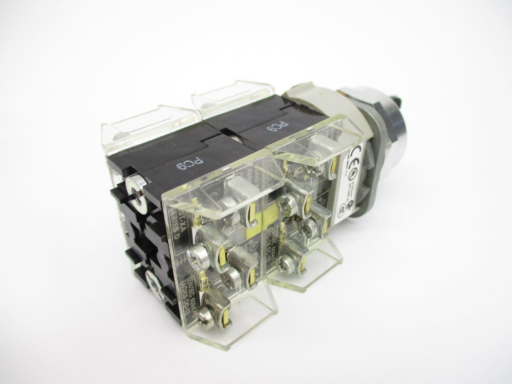 ALLEN BRADLEY 800T-J5KT1C SER. T (WH) NSMP