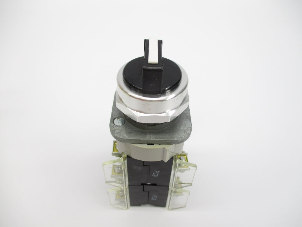 ALLEN BRADLEY 800T-J5KT1C SER. T (WH) NSMP