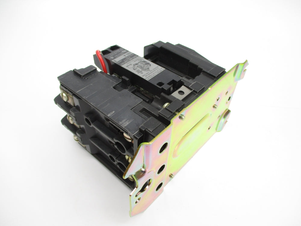 ALLEN BRADLEY 500F-BOD930 SER. B 110/115-120V 27A (BR/YL) NSMP