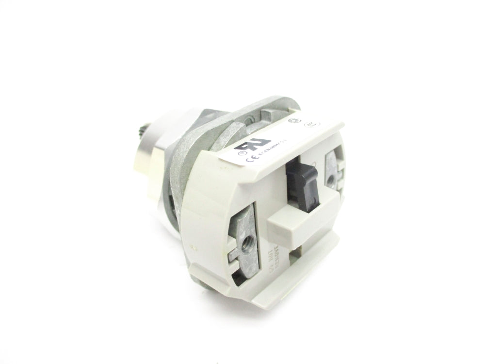ALLEN BRADLEY 800T-J4KE7 SER. T (WH) NSMP