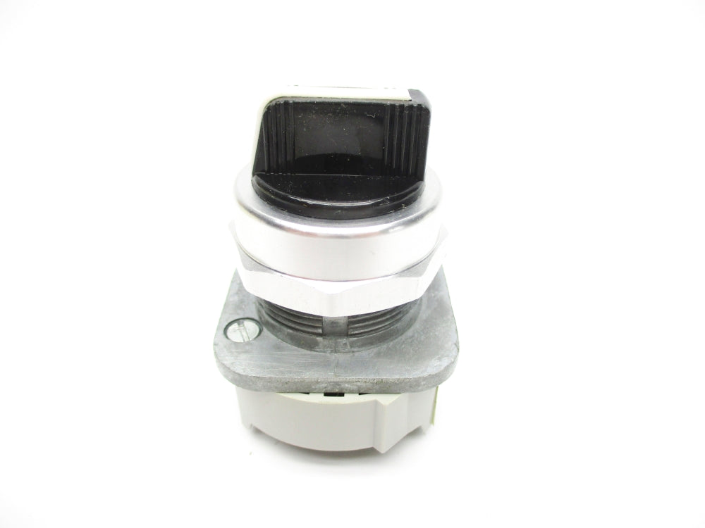 ALLEN BRADLEY 800T-J4KE7 SER. T (WH) NSMP