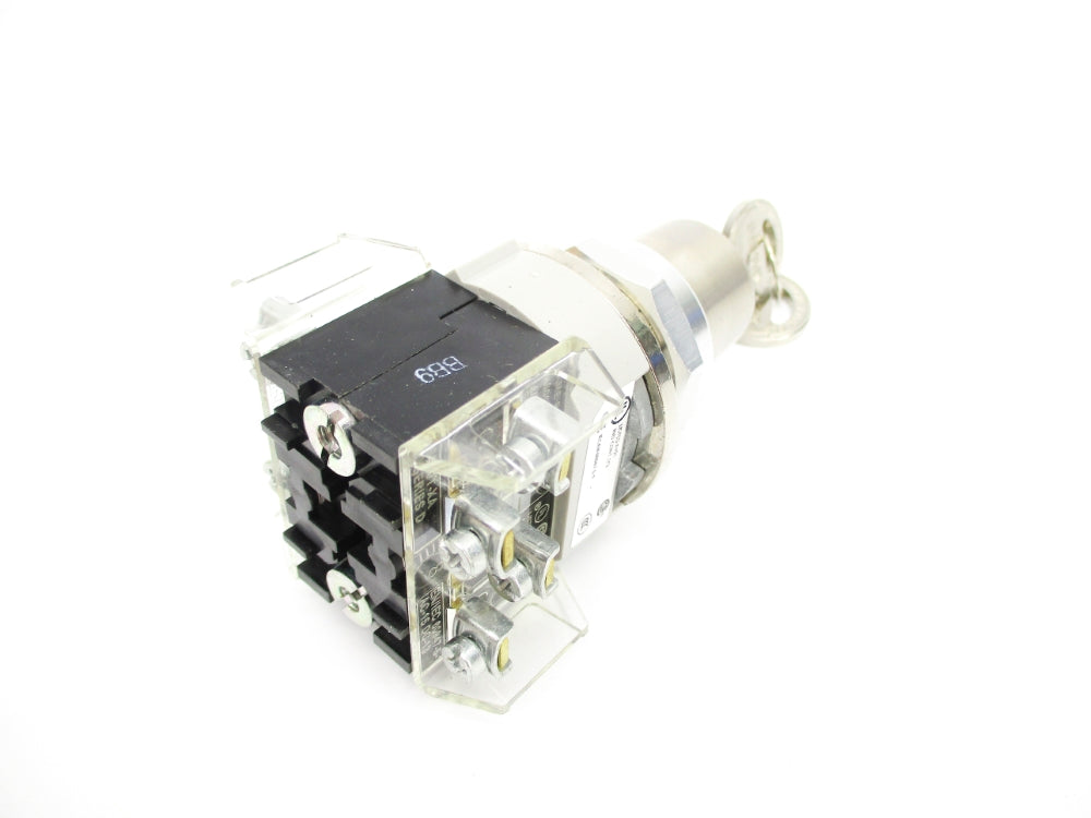 ALLEN BRADLEY 800T-N6121KF4B SER. T (WH) NSMP