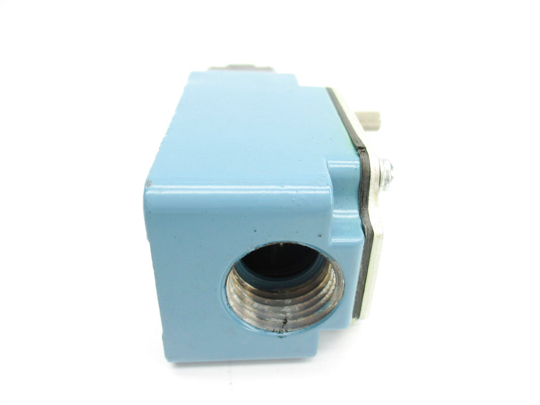 MICRO SWITCH 6LS3 600VAC 10A UNMP